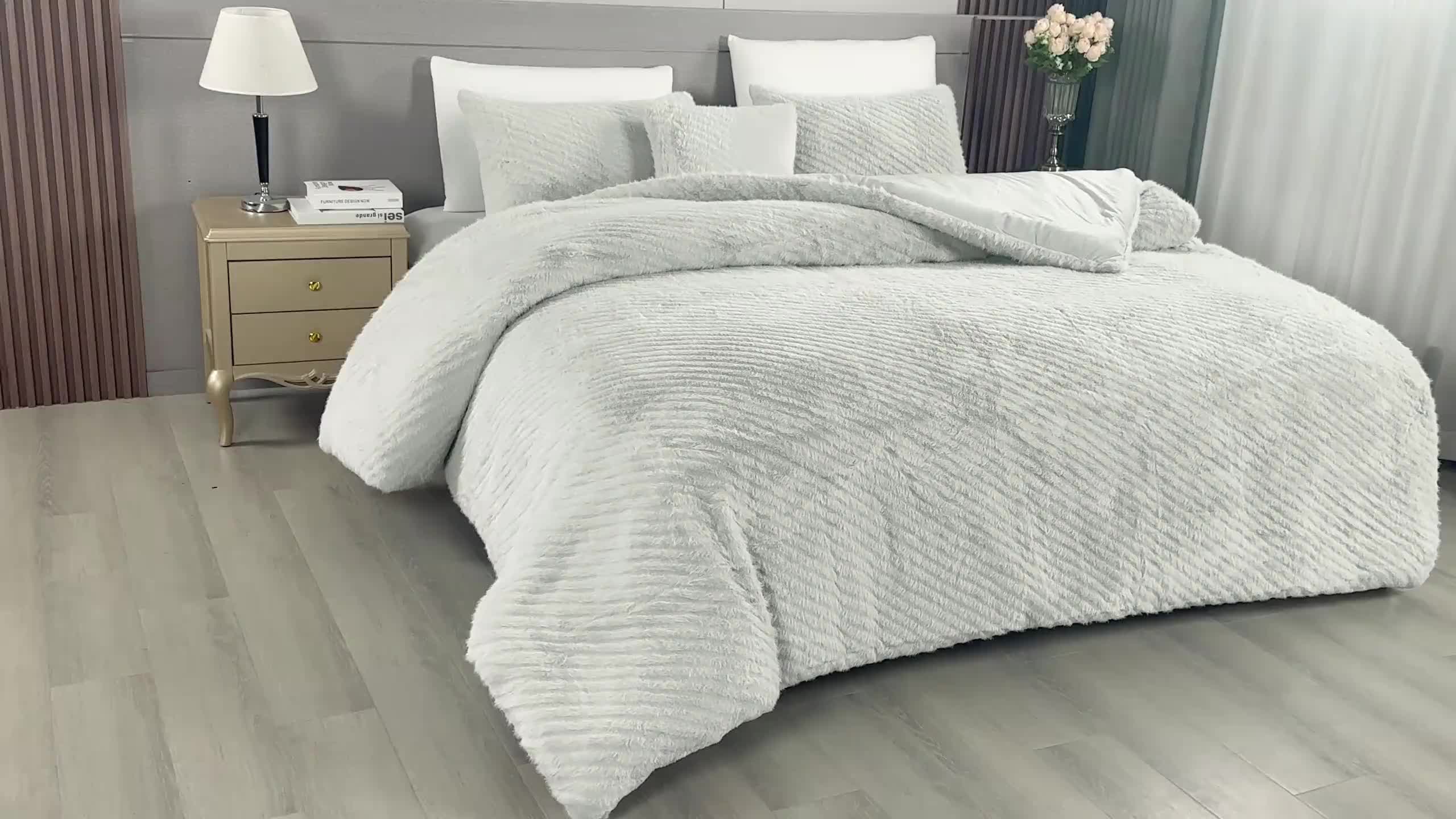 4PCS Luxury Faux Fur Comforter with high end quality Velvet backing .multiple pieces. Including 1 luxury comforter, 2 faux fur pillow cases . and one high quality deco cushion